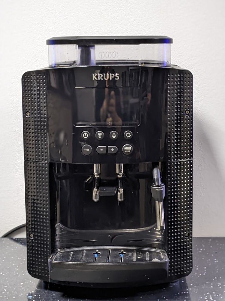 Продам кавоварку кофемашину кофеварку KRUPS EA81 з екраном