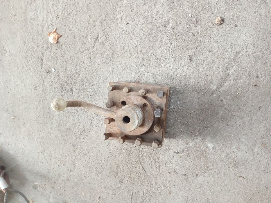 Imak nożowy tokarni