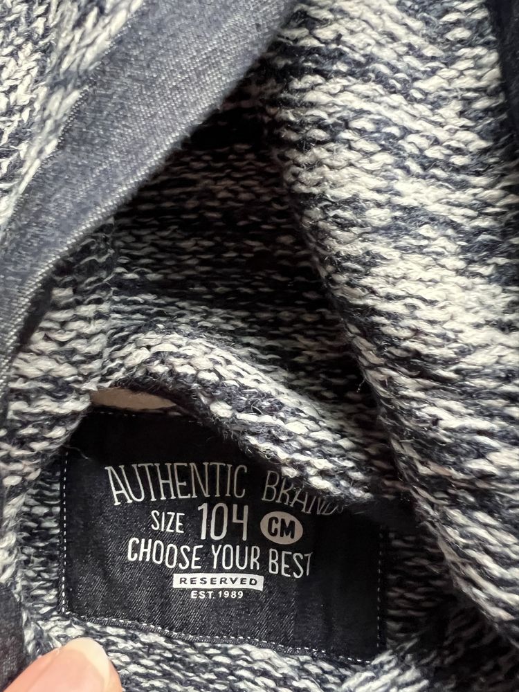 Reserved chłopięcy sweter z kapturem 104