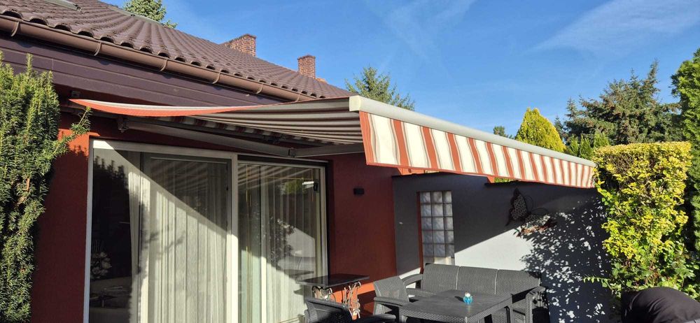 Markiza tarasowa bez kasety – solidna, sprawna, elektryczna na pilota