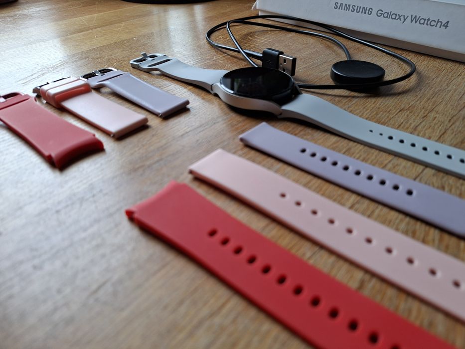 Samsung Galaxy watch 4 (44mm) silver + gratisy