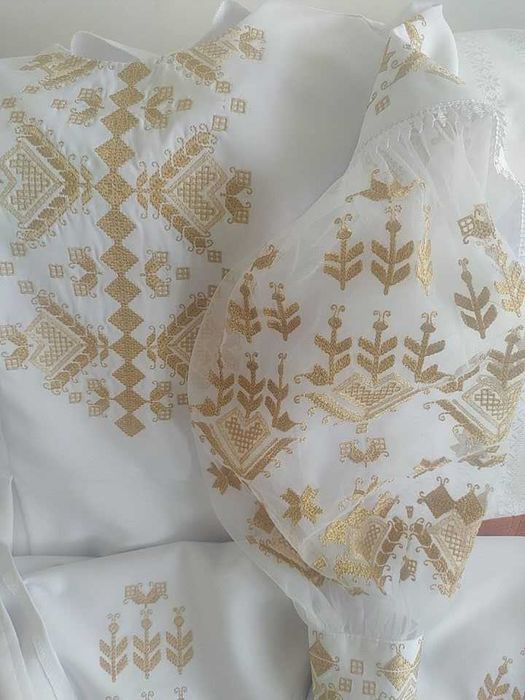 Сукня весільна  Княгиня біла золотиста вишита золотом  плаття вес Л-ХЛ