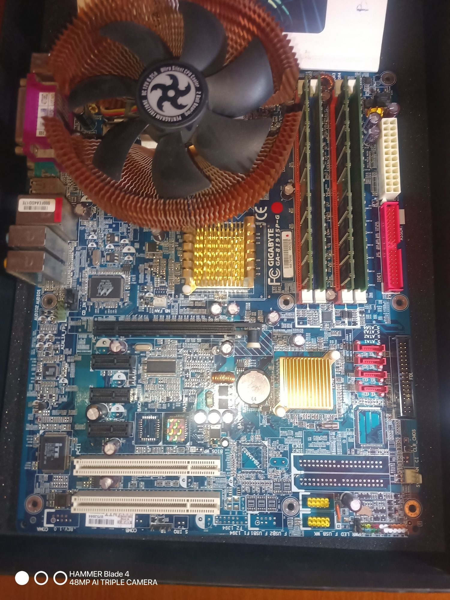 Płyta Gigabyte GA-8i915P-G + CPU + RAM