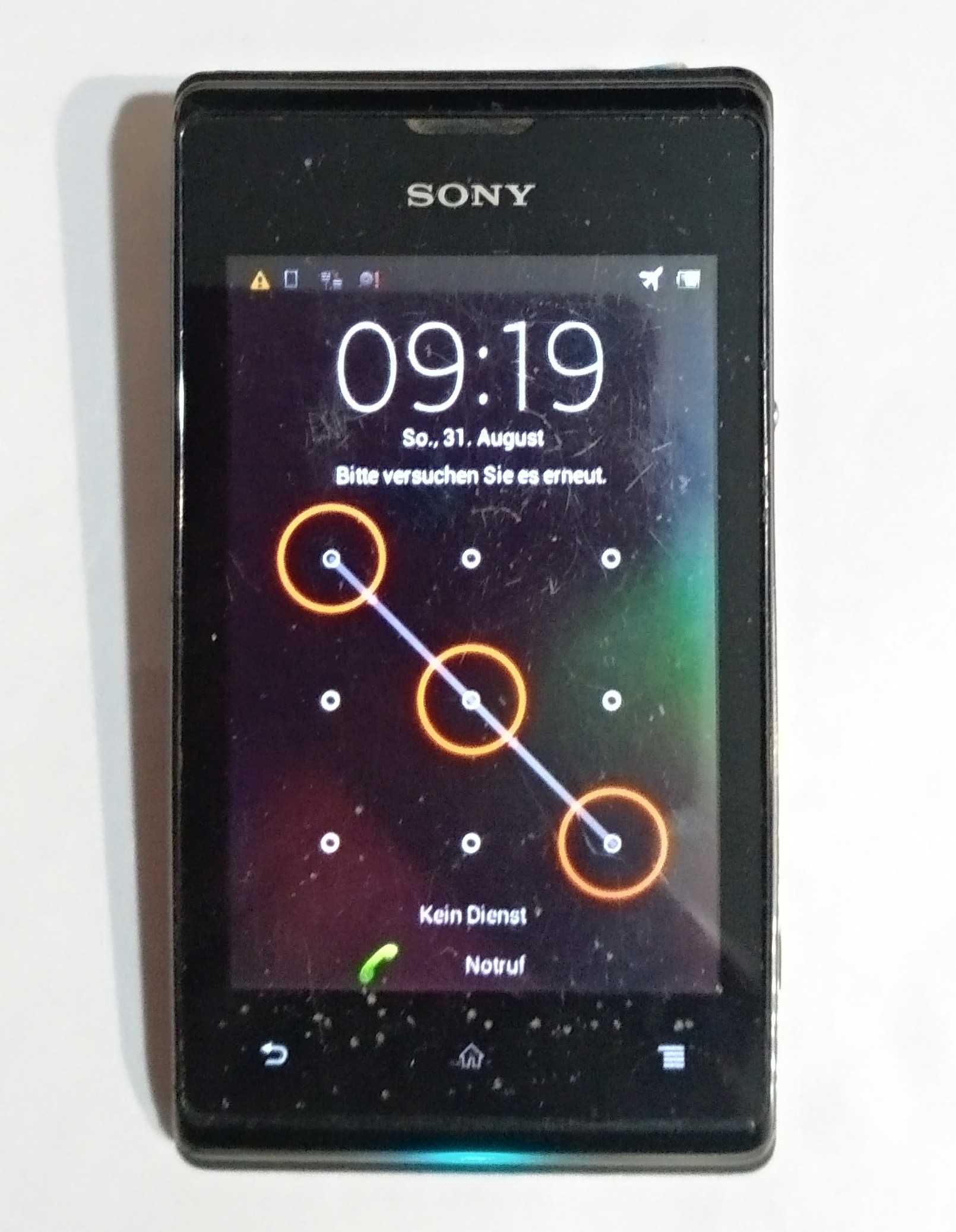 Телефон-смартфон звонилка MEDION Life E3501 и Sony C1505