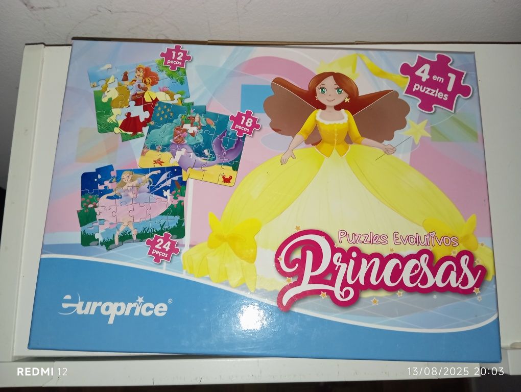 1 puzzle princesas e 1 jogo operação