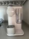 Máquina de Café NESPRESSO Lattissima One