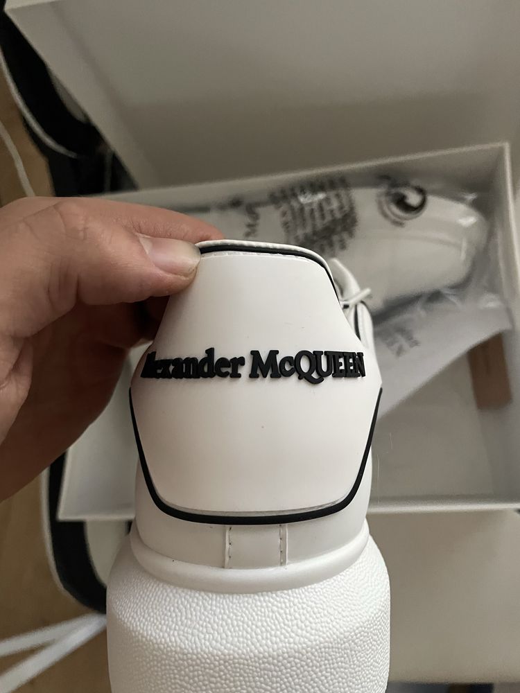Alexander MCQUEEN