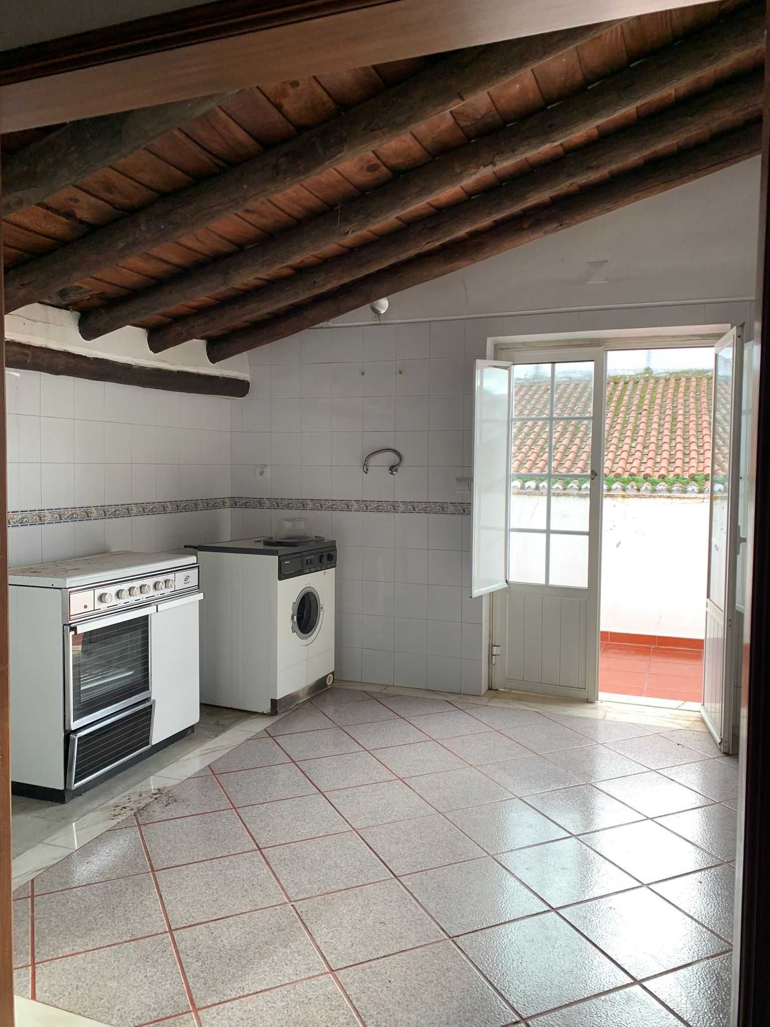 Casa Alentejo( t 1 , com varanda). Borba - 160km de Lisboa