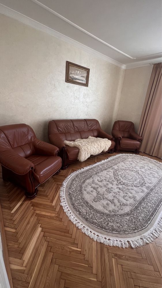 Перетяжка шкіряних меблів