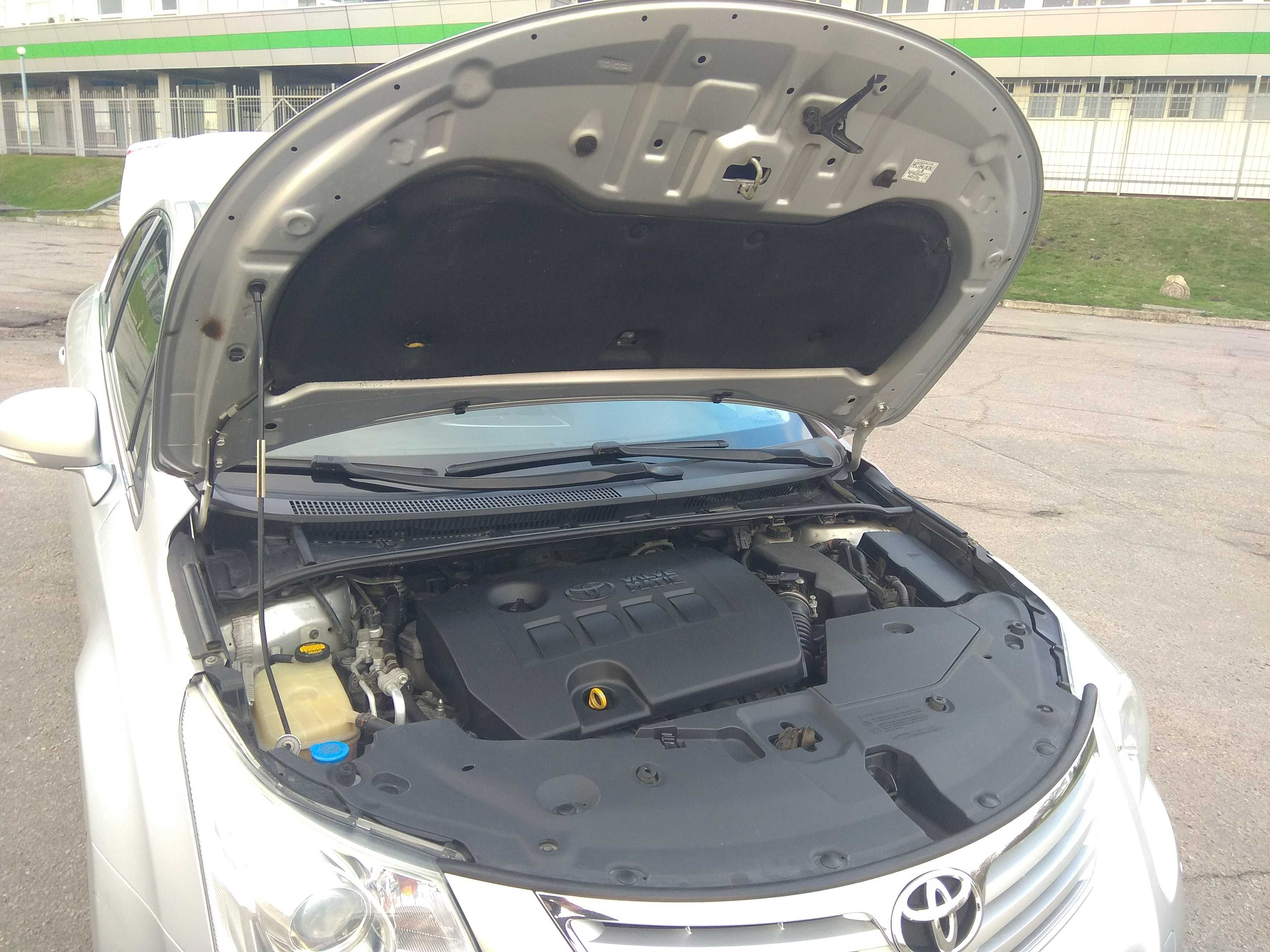 Toyota Avensis 2011