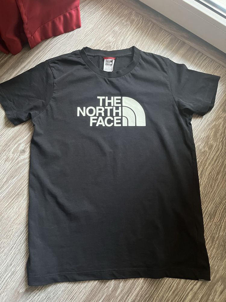 Футболка The North Face XS