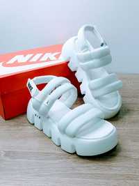 Женские сандали Nike Белые шлепанцы Найк