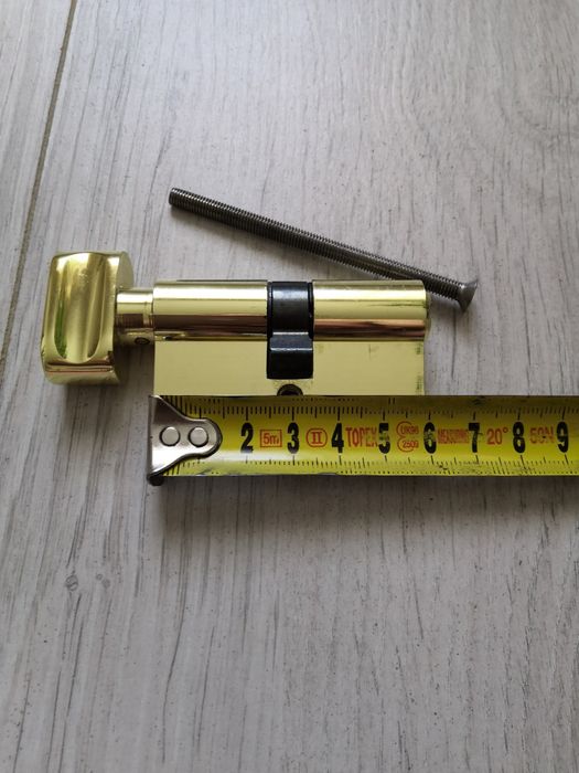 Врізний замок в комплекті