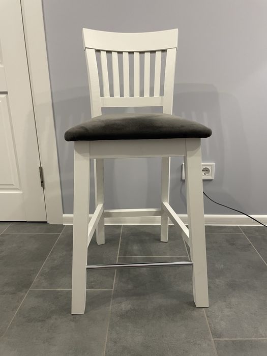 Стул из натурального дерева новый