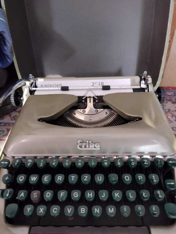 Maszyna do pisania ERIKA 10 z walizką