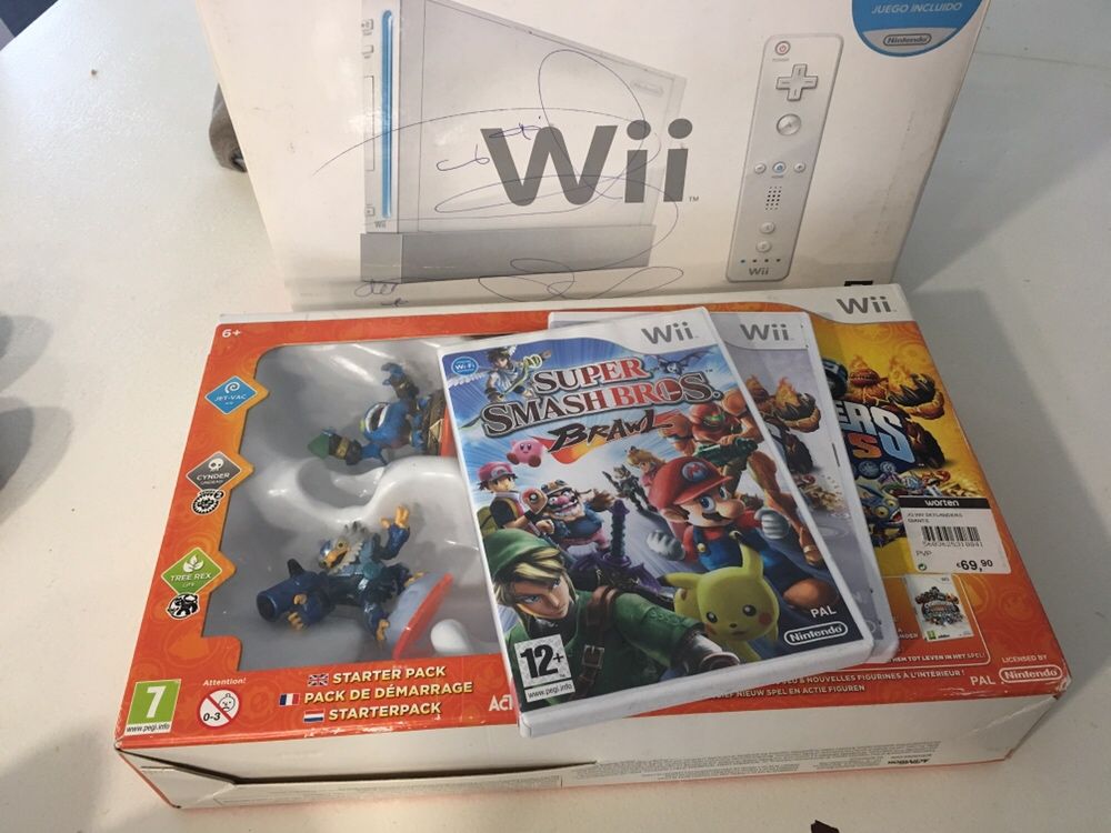 Nintendo Wii + 2 jogos + skylanders