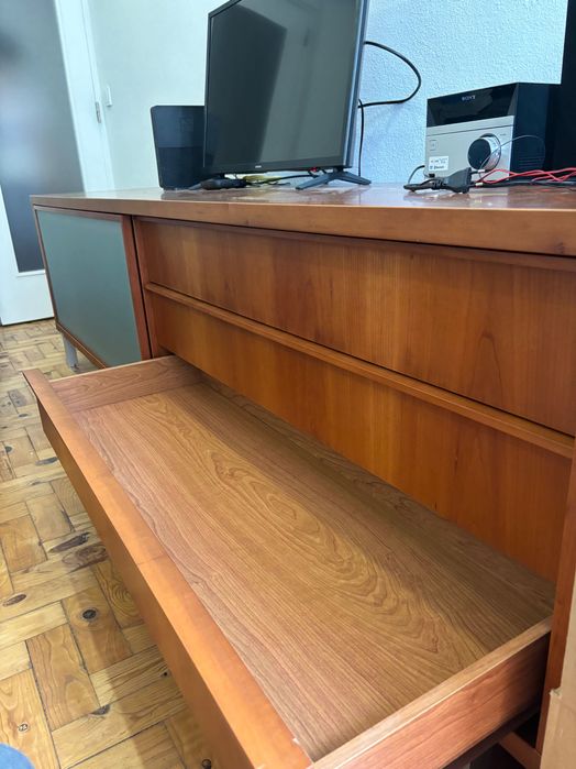 Aparador de Madeira Cerejeira