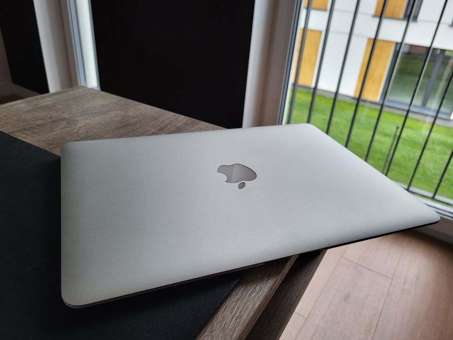 Macbook air 2017 i5 8gb