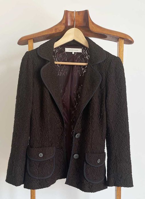 Casaco castanho com padrão de renda Gerard Darel
