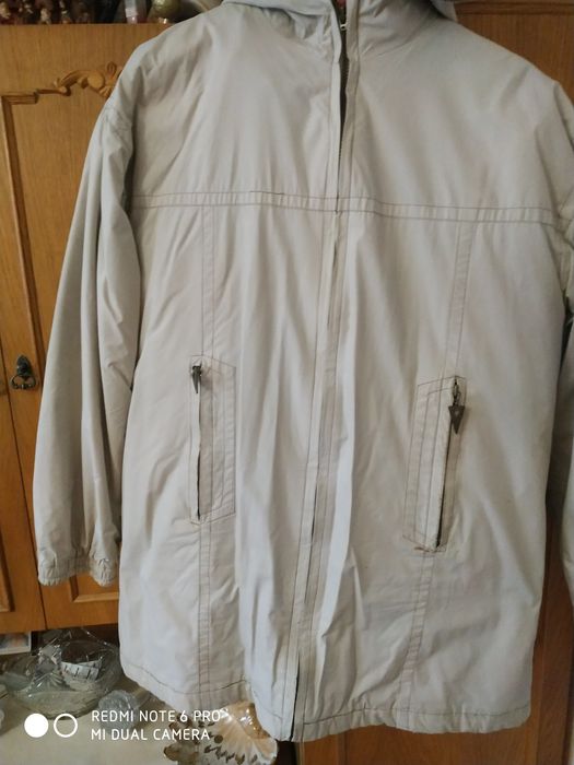 Куртка спортивна.