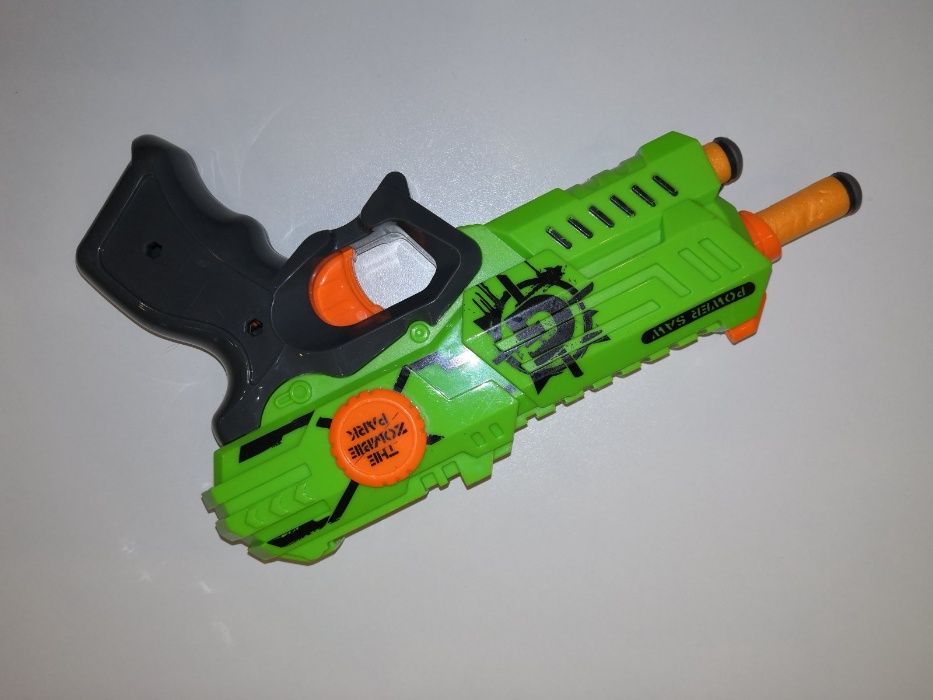 Бластер оружие пистолет с пульками