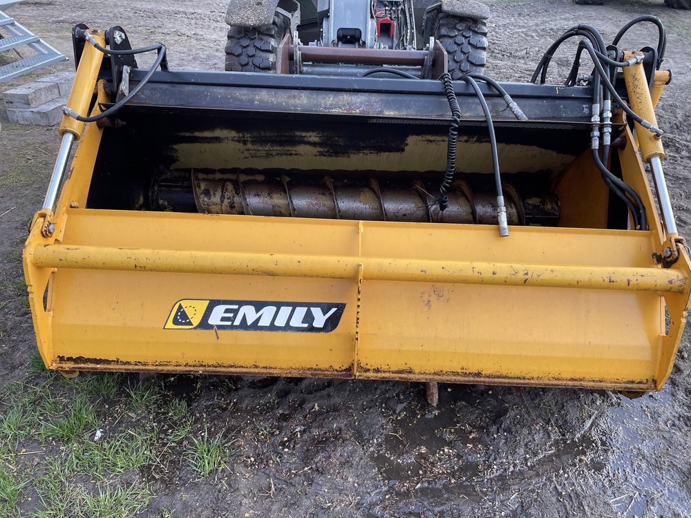 Łyżka z frezem i bocznym wysypem Emily