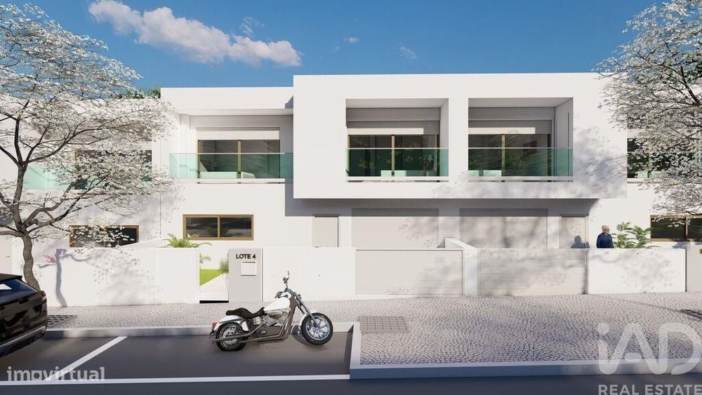 Casa T4 em Luz de 187,00 m2