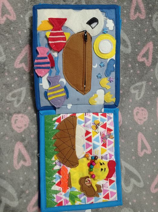 Розвиваюча книга з фетру.