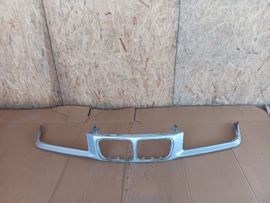 Bmw e36 compact nosek atrapa chłodnicy przód przednia