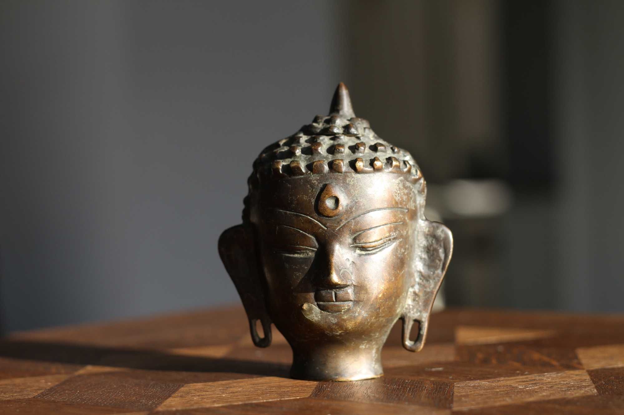 Stara figurka rzeźba Indie hinduska głowa mosiądz 11 cm