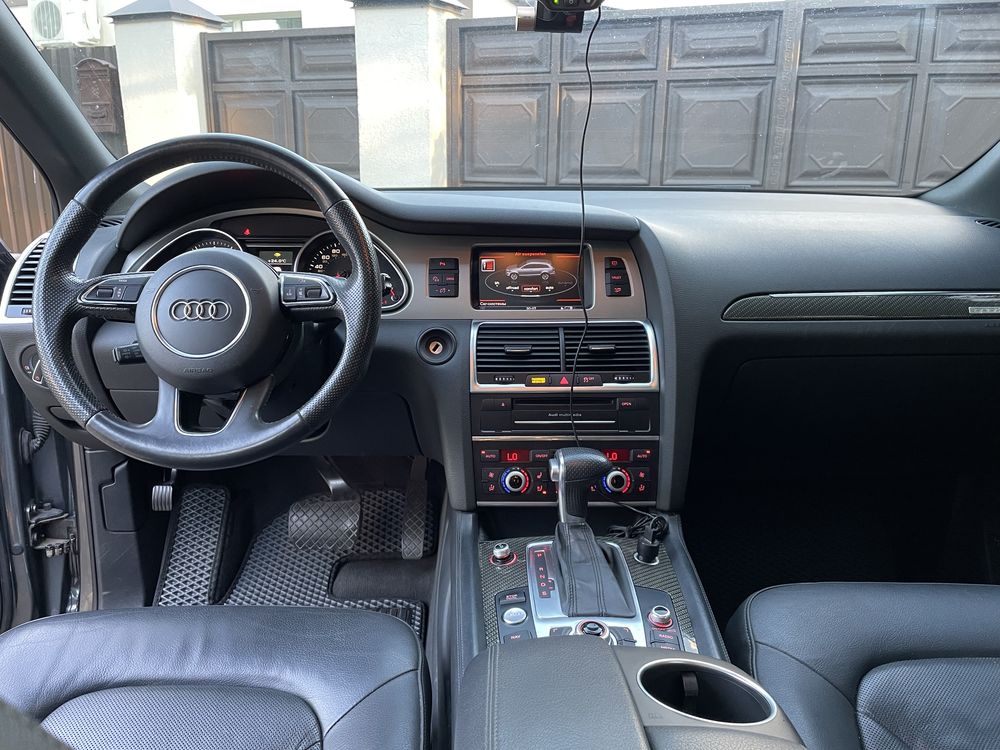 Audi Q7 Prestige S-line V12