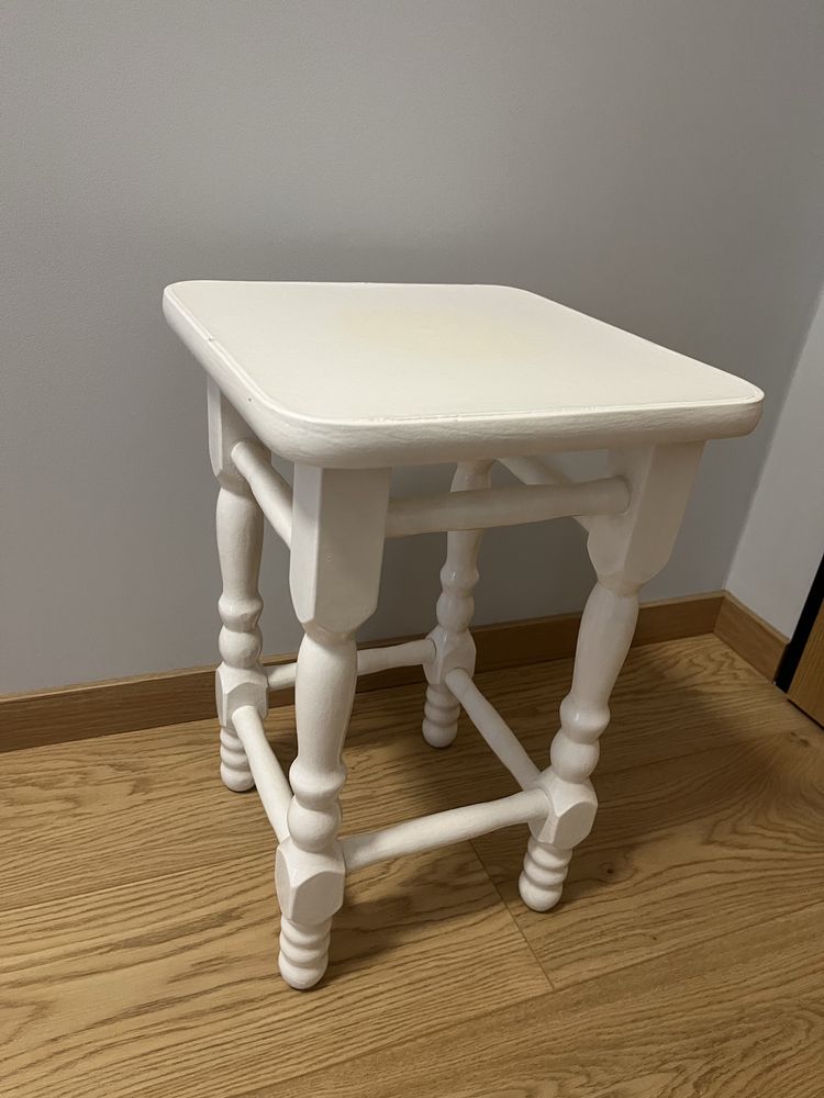 Stary taboret retro