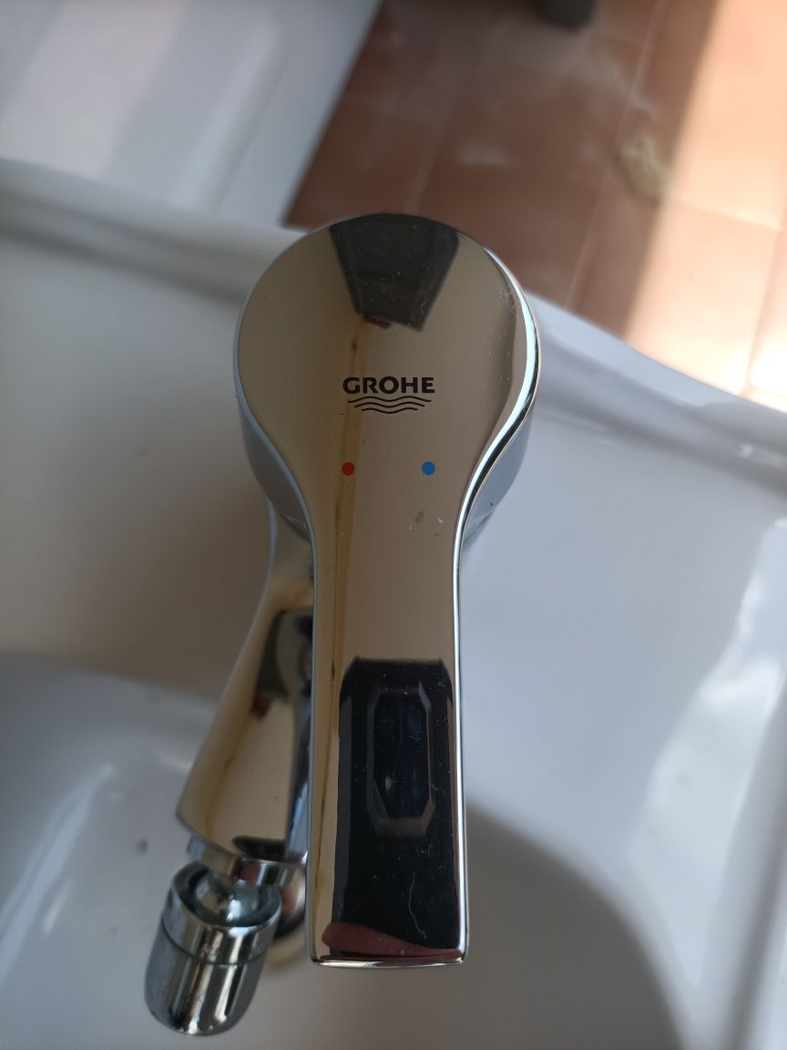 Bidé Sanitana com torneira Grohe