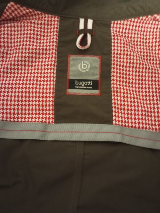 Вітровка бренд bugatti. Розмір 52.