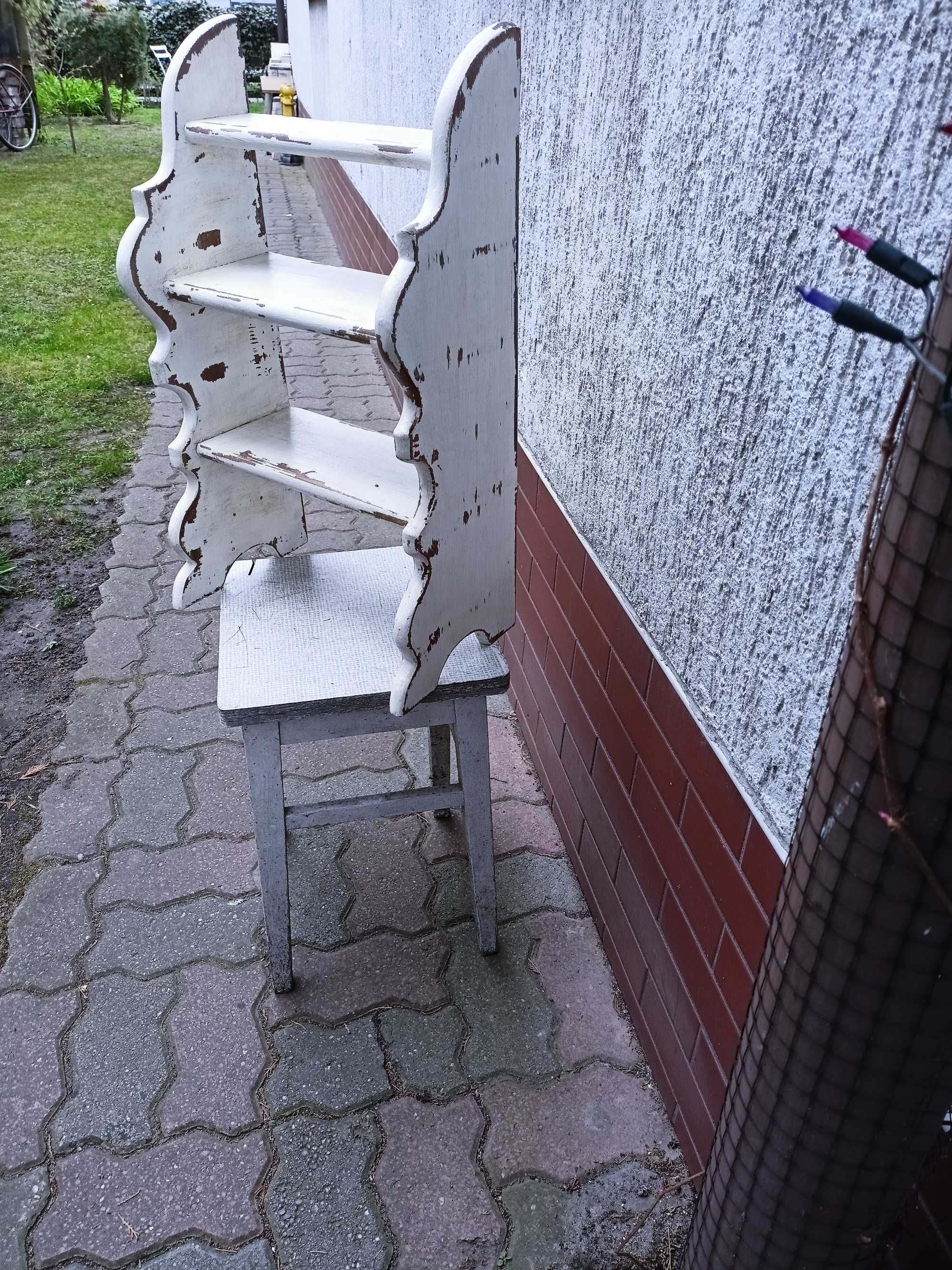 Stara drewniana półka