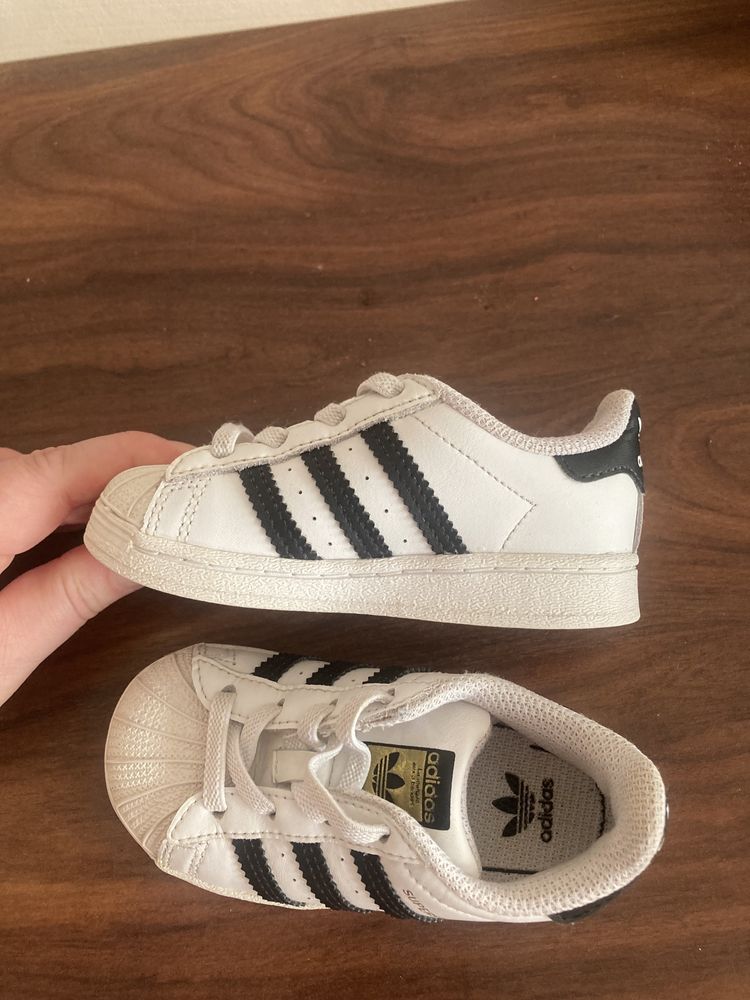 Adidas superstar