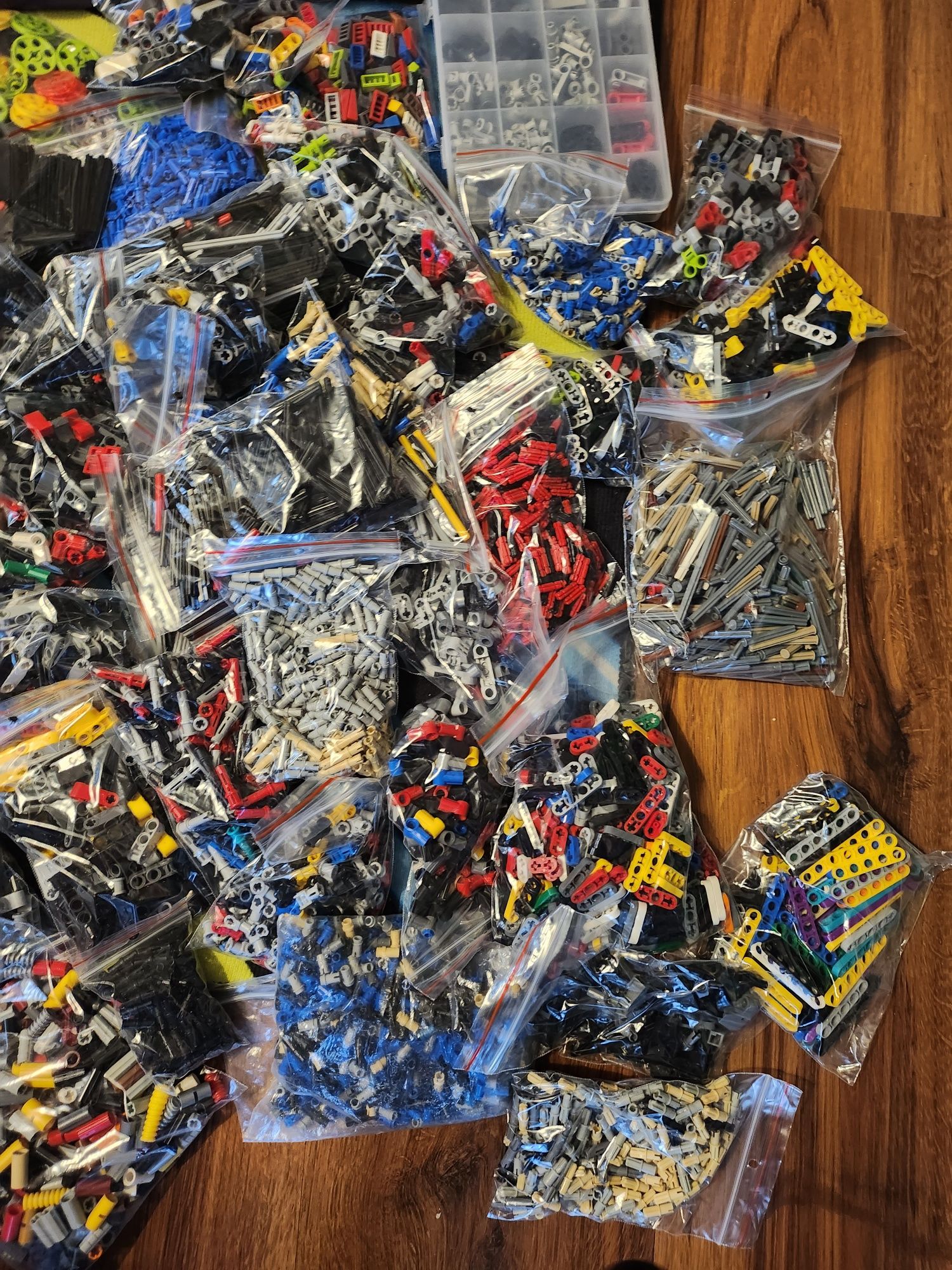 Lego technic mix , segregowane w woreczkach