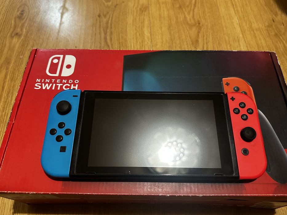 Продам nintendo switch V2