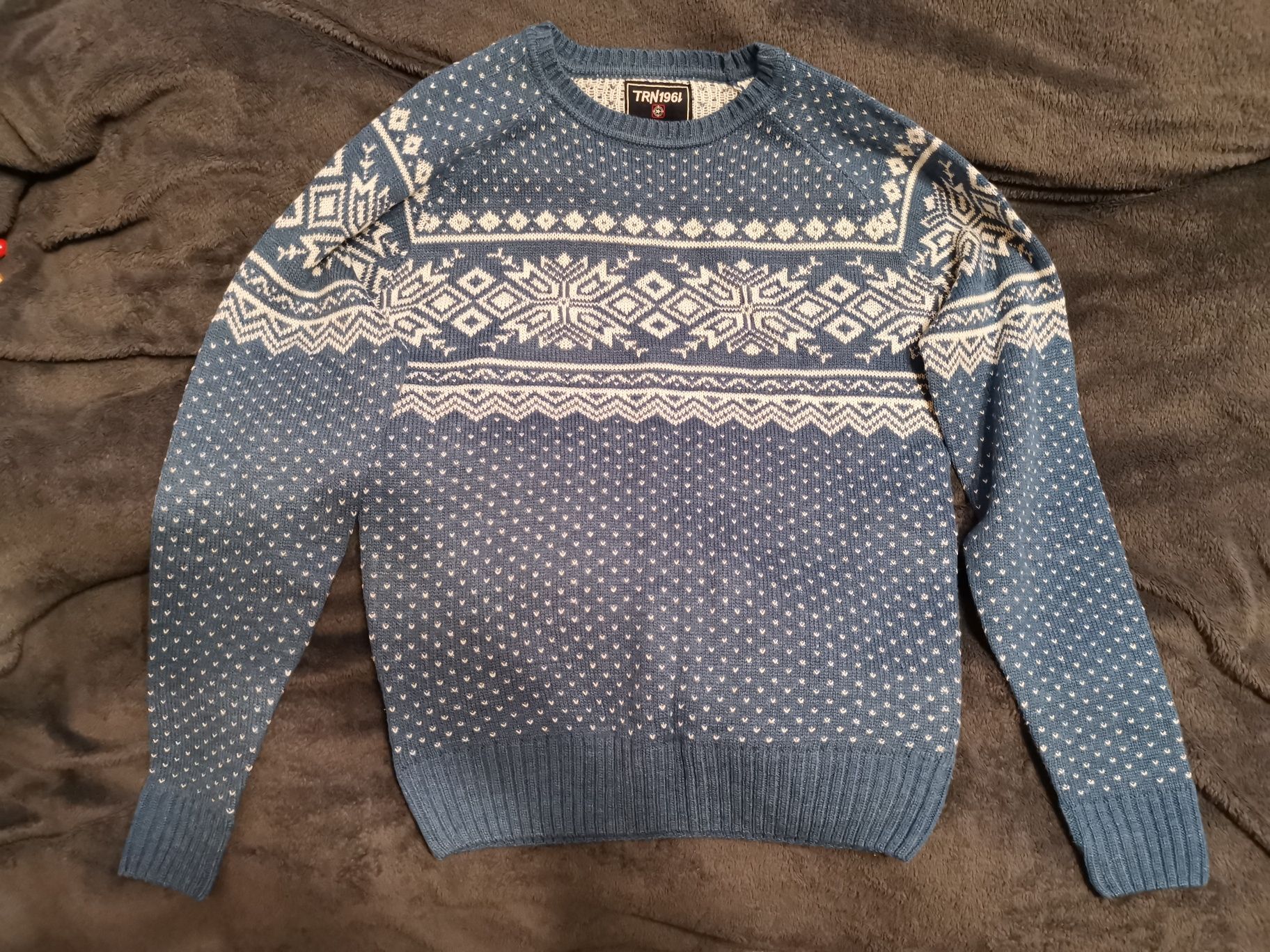 Sweter w zimowe wzory Terranova, r. S