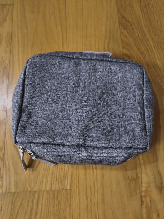 Organizer na chusteczki pieluchy pampersy do wózka dla niemowlaka