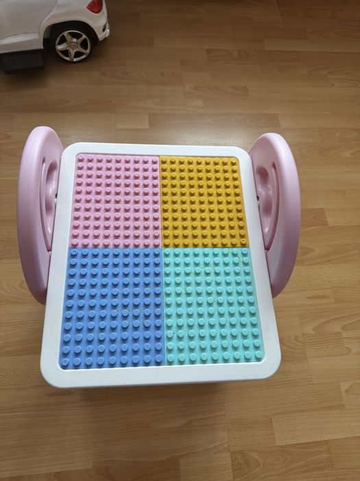 Дитячий стіл для творчості