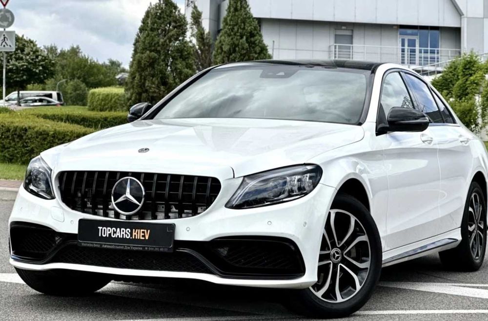 Передний бампер AMG C63 Mercedes W205 2014-2019 року