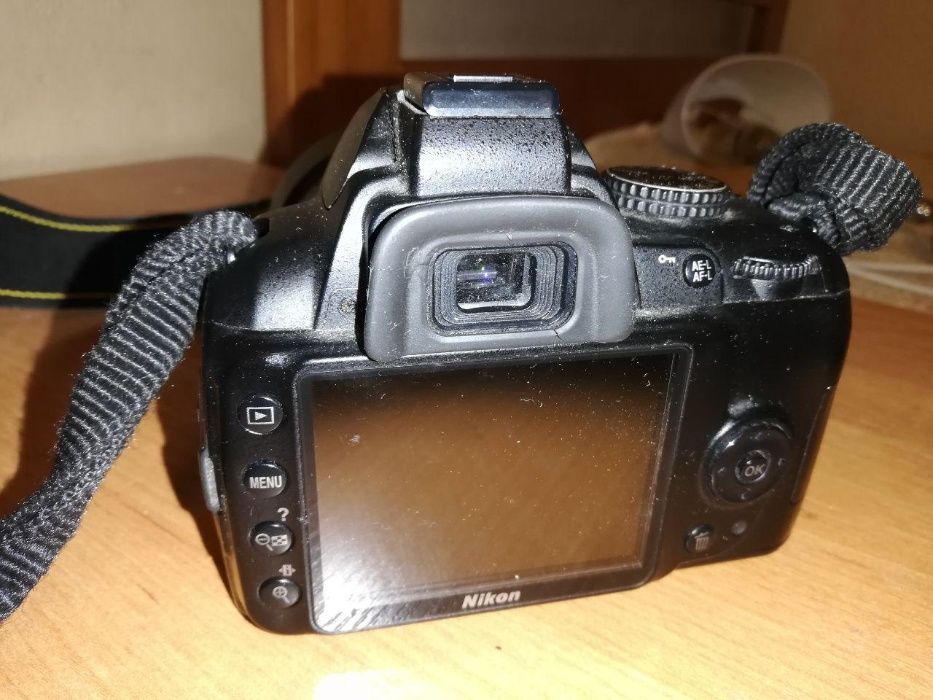 Nikon D3000 + Объектив (не KIT) + Сумка