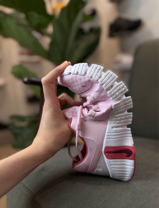 Кросівки жіночі Nike Free Metcon 5 Pink DV3950-603