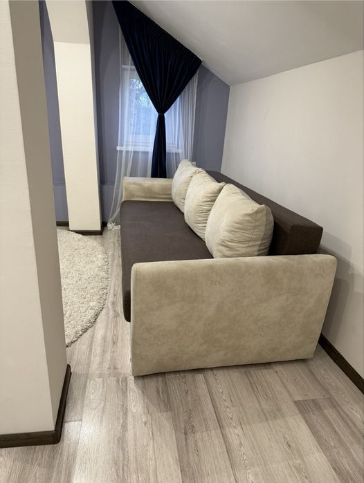 Продам сучасний розкладний диван