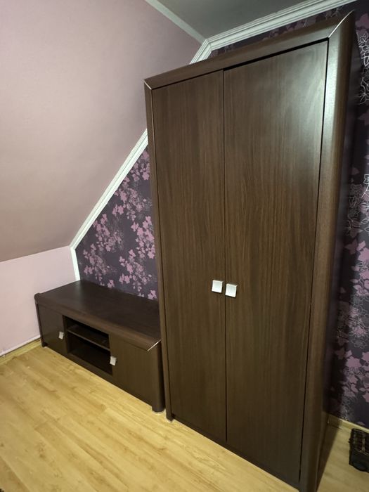 zestaw mebli: łóżko, szafa, komoda, szafka RTV. Ciemny brąz/wenge