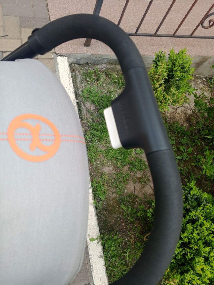Прогулянкова коляска Cybex Beezy