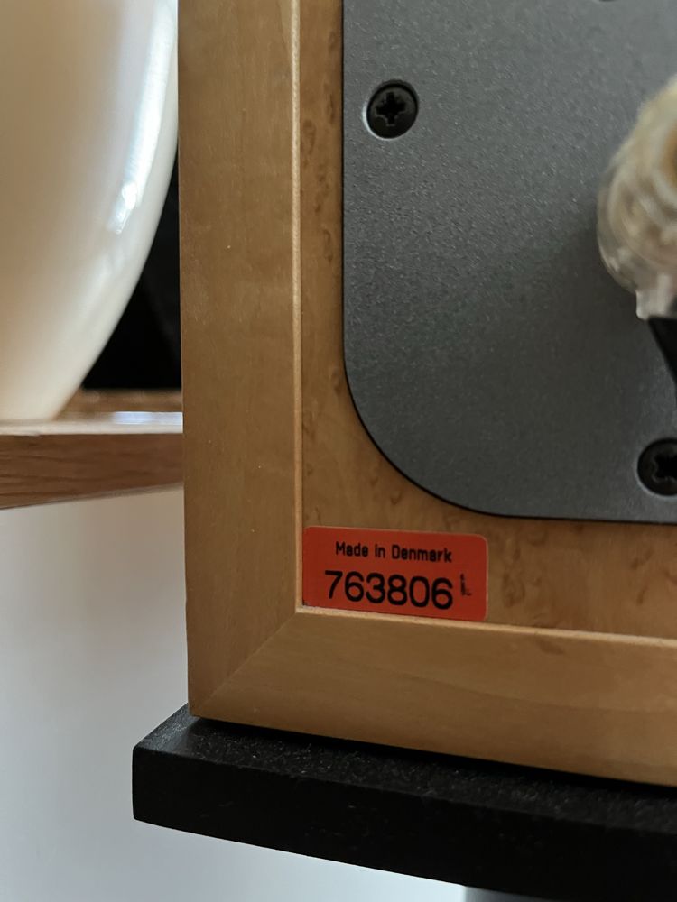 Kolumny dynaudio 1.3 se ze standami