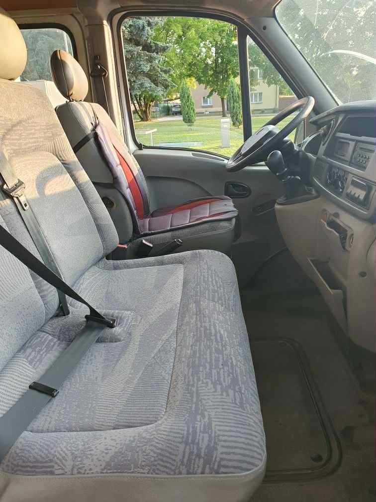 Renault Master max długi wysoki brygadówka, klima, 2,5 diesel 7 miejsc