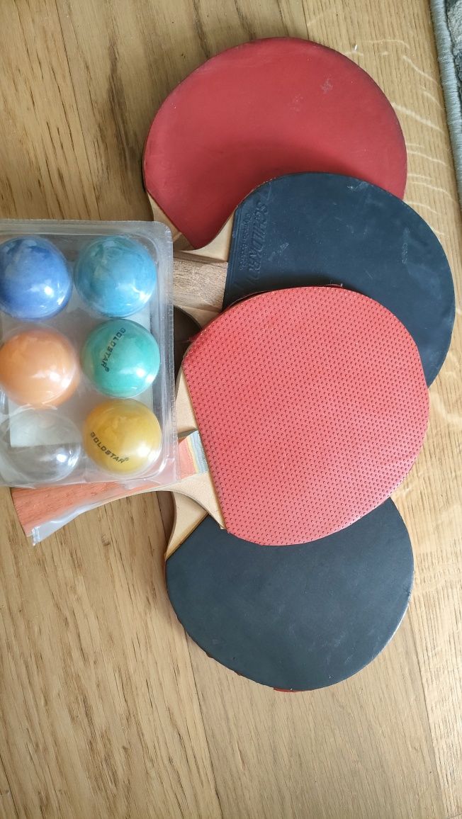 Rakietki do ping ponga tenisa stołowego 4 szt + 5 piłeczek